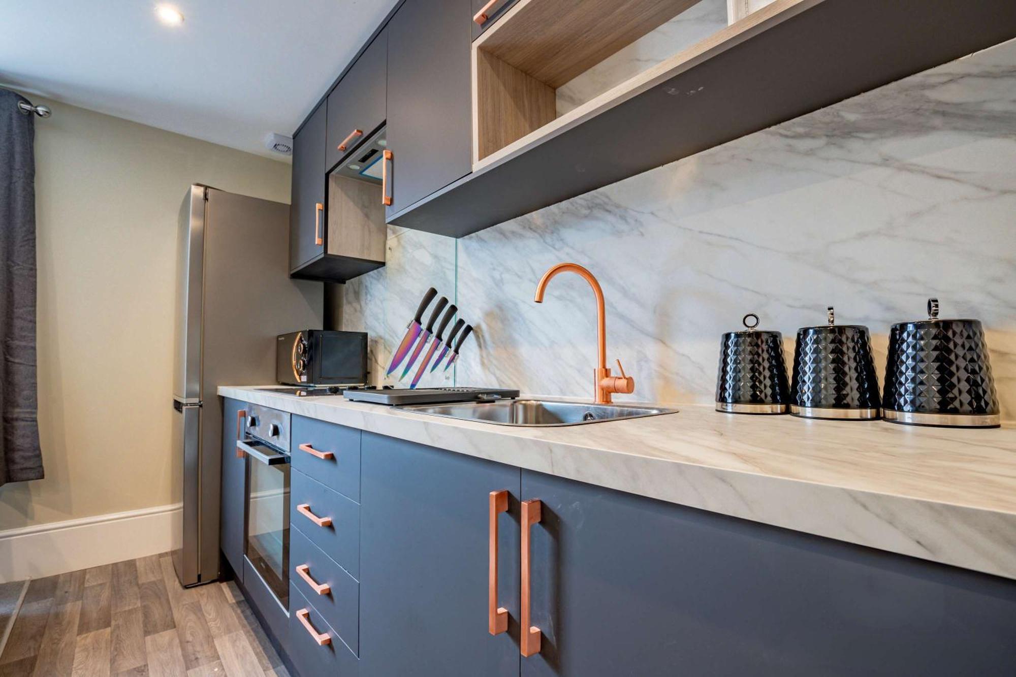 Host & Stay - Shaw Street Suite Устър Екстериор снимка