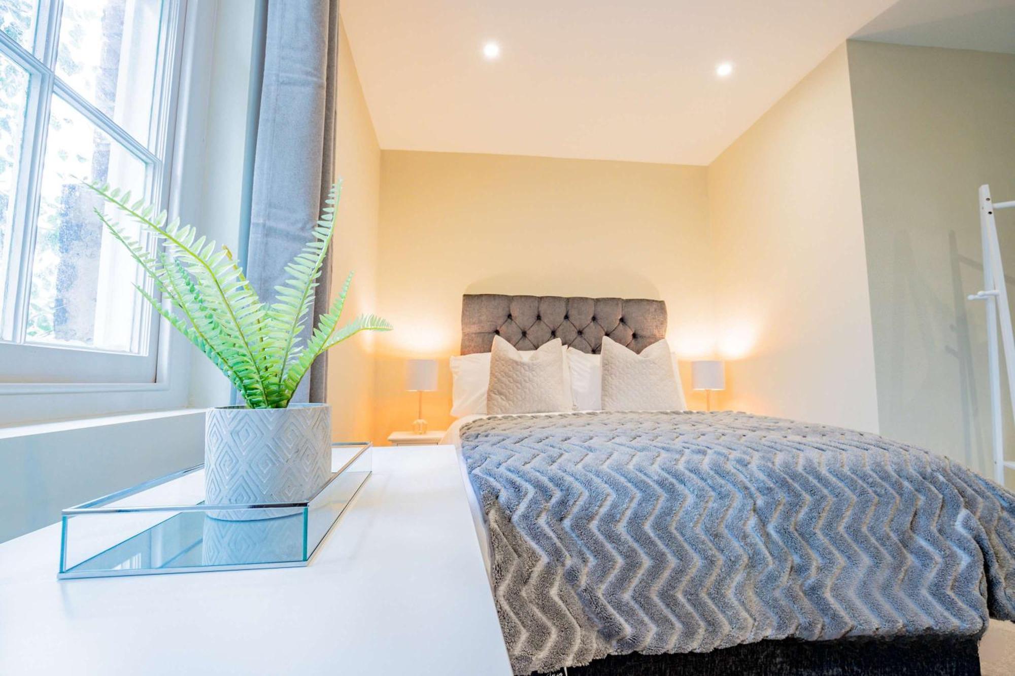 Host & Stay - Shaw Street Suite Устър Екстериор снимка