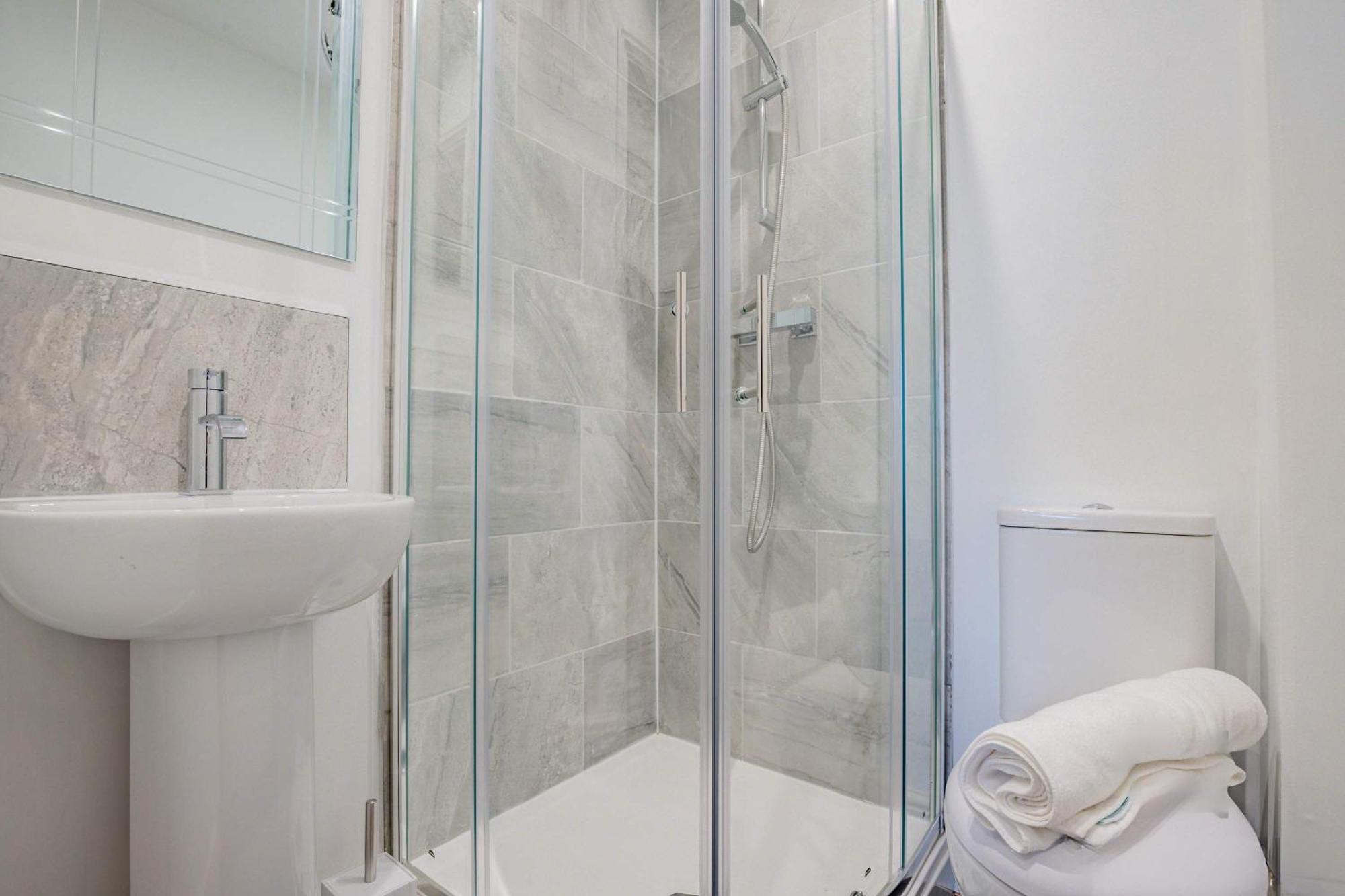 Host & Stay - Shaw Street Suite Устър Екстериор снимка